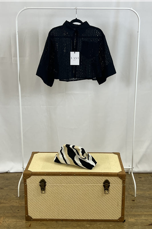Camicia crop traforata
