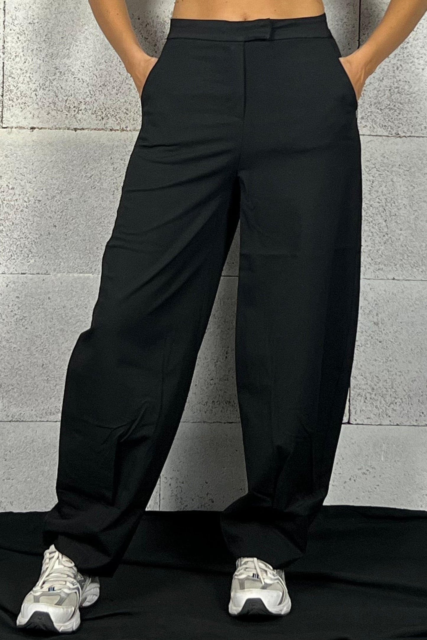 pantalone nero gamba ampia black wide-leg trousers