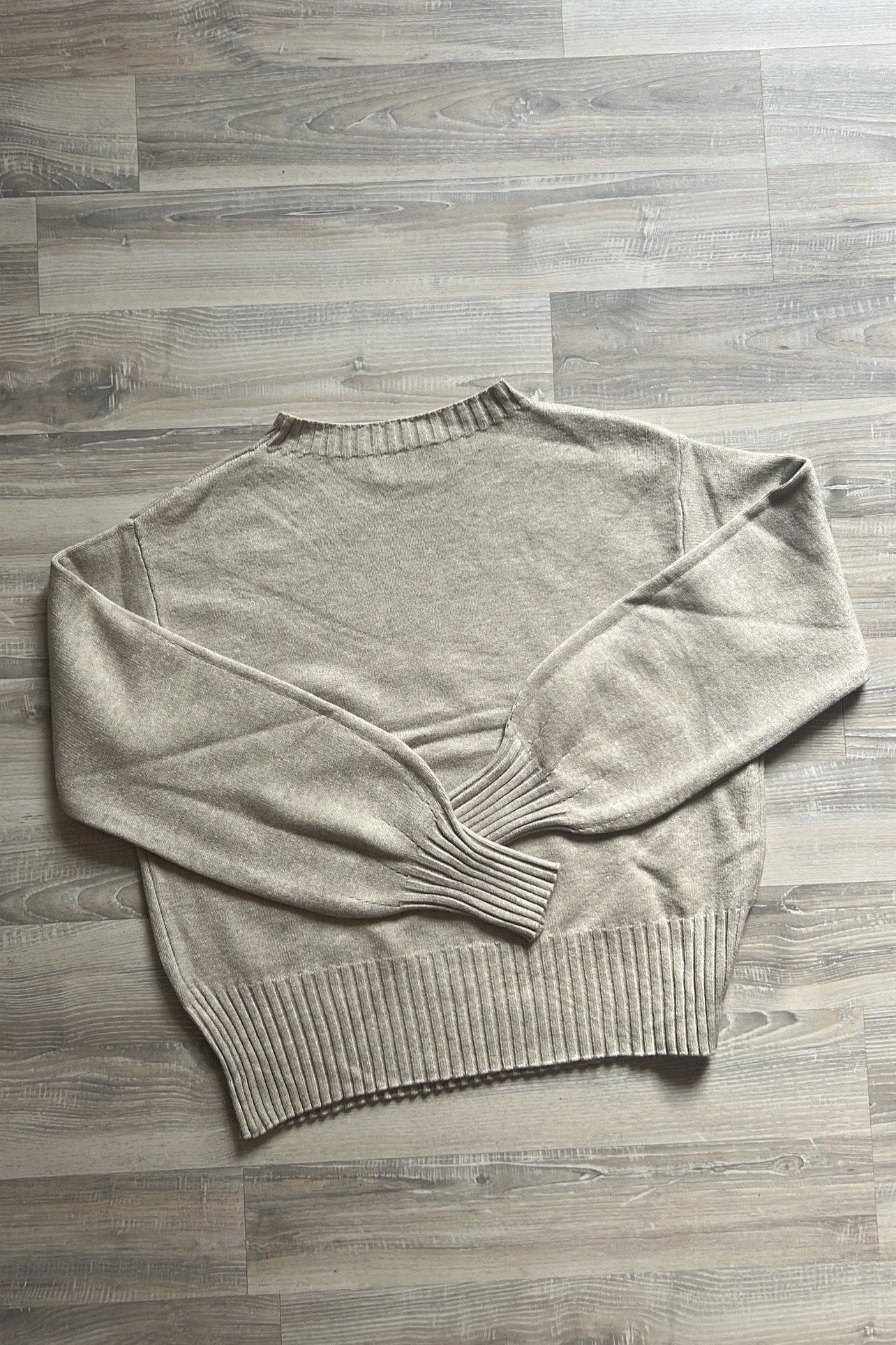 
maglioncino beige leggero corto 
short light sweater