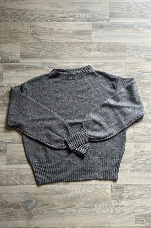 
maglioncino grigio leggero corto 
short light sweater